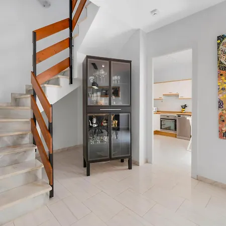 Sunny With Pool & Private Terrace