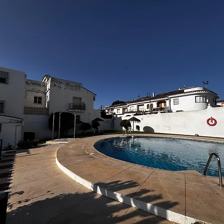 Дом отдыха Sunny With Pool & Private Terrace