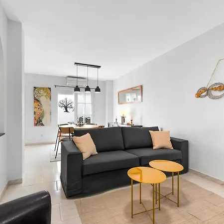 Sunny Fuengirola Villa With Pool & Private Terrace *