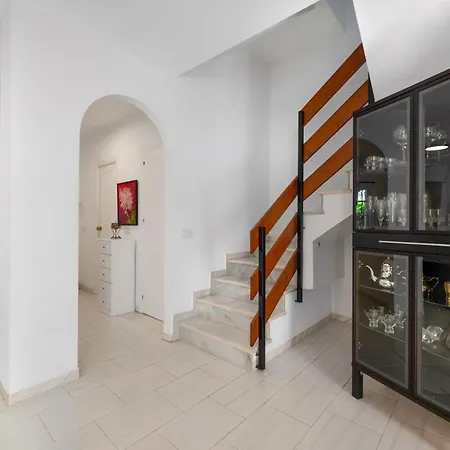 Sunny Fuengirola Villa With Pool & Private Terrace *