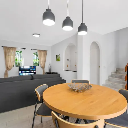 Sunny Fuengirola Villa With Pool & Private Terrace